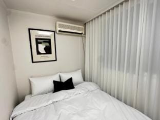 Modern House Sinchon Villa in Seoul