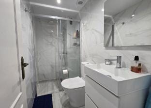 Sea view apartment close to the beach Apartment in Sitio de Calahonda
