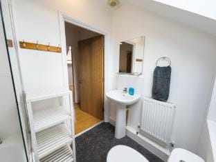 Clean & Bright 1 Bed Apartment Vacation rental in Portsmouth