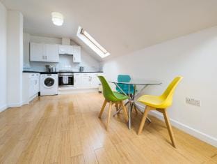 Clean & Bright 1 Bed Apartment Vacation rental in Portsmouth