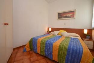 Coastal Calm in a Beautiful Bungalow Apartment in Lignano Sabbiadoro
