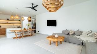 Loona Palm Villa 2 by Villa Finder Villa in North Kuta
