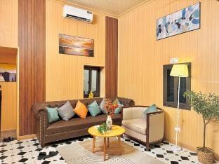 The Little Home - 3 Bedroom - Hidden Gem - Balcony Vacation rental in Hanoi