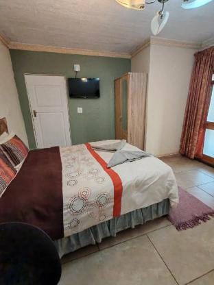 Mini Nest in Mafikeng's Countryside Farm Stay in North West, South Africa