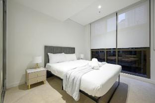 CBD 3BR Apartment | Free Parking | Walk to ICC Vacation rental in Sydney