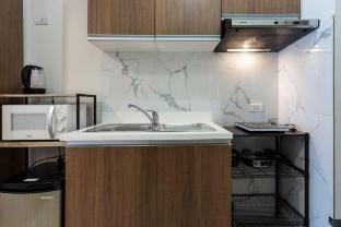 Condo3 @ Robinsons place + netflix + pool Vacation rental in Manila City