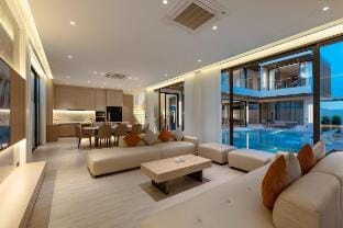New Pool Villa 8BR/Sauna/Pool Table/Gym/EV Charger Vacation rental in Pattaya City