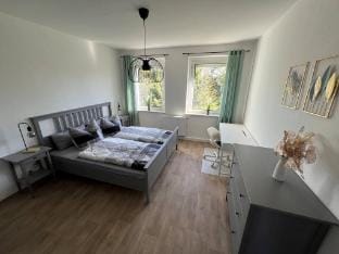 Charming 3-Room Apartment in Hoyerswerda, Lusatian Lake District Apartment in Senftenberg