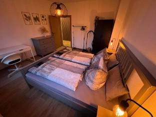 Charming 3-Room Apartment in Hoyerswerda, Lusatian Lake District Apartment in Senftenberg