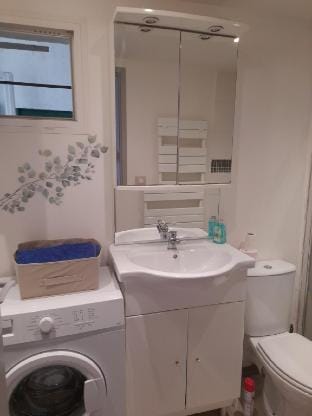 Escale Voltaire, quiet 2-room, CV, Wi-Fi Vacation rental in Narbonne