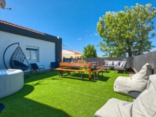 Vita Portucale | Santa Clara Terrace Jacuzzi Apartment in Lisbon