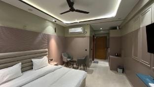 The Elite Luxe. Vacation rental in Lucknow