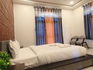 Sk Brownstone Villa Mahableshwar Villa in Maharashtra
