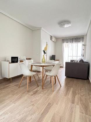 EB by ZANIS hangulatos erkéllyel Vacation rental in Torrevieja