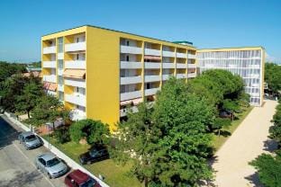 Sunny Escape  Near the Sea and Town Life Apartment in Bibione