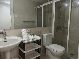 M & R Staycation Condo Apartment in Calabarzon