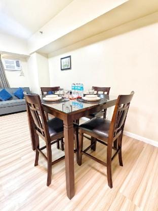 Avida Riala 2606 T4 IT Park 2 BR Unit 55" Smart TV Apartment in Lapu-Lapu City