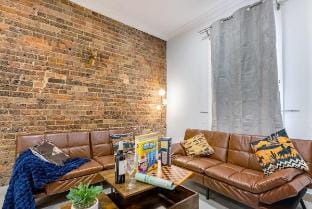 3BR Retro Escape w/ 2E-Scoots • Near ICC & Darling Vacation rental in Sydney