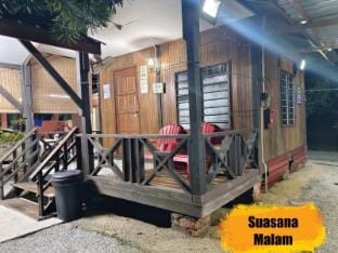 Homestay (Chalet D'Tepian) Sungai Muar, Pagoh Chalet in Johor