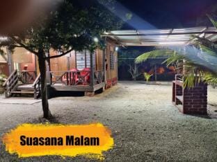 Homestay (Chalet D'Tepian) Sungai Muar, Pagoh Chalet in Johor