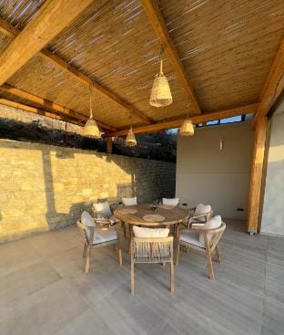 Nusa Retreat-3 Bedroom Seaview pool and big garden Vacation rental in Crete