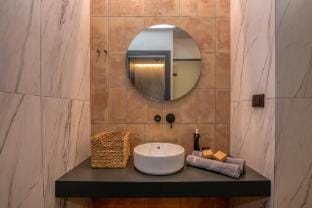 Nusa retreat - 6 bedroom home Vacation rental in Crete