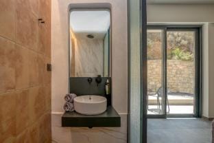 Nusa retreat - 6 bedroom home Vacation rental in Crete