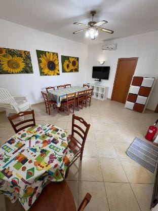 1 mezzanine square + single/shared bath Vacation rental in Sicily