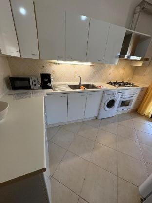 1 mezzanine square + single/shared bath Vacation rental in Sicily
