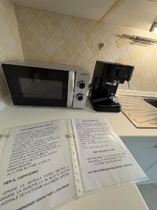double bed/shared bathroom and shared kitchen Vacation rental in Sicily