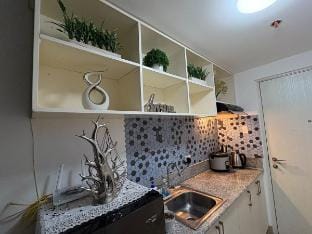 Cool Suites Unit with Free Parking Netflix Disney+ Apartment in Tagaytay