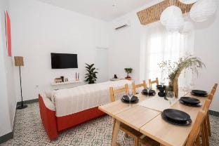 California Apartment Two of May Vacation rental in Seville