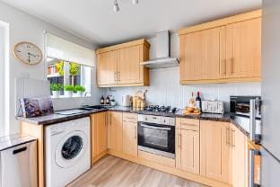Modern 2BR w/ Parking EV Charger Vacation rental in Aylesbury Vale