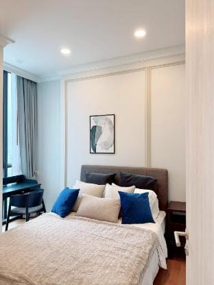 Newly decorated condo near Siam Paragon Vacation rental in Bangkok