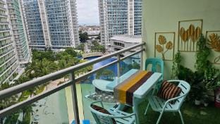 Resort-like vacation in an Urban Setting at Azure Apartment in Paranaque