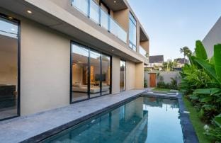 Trident-2  Three-bedroom  Villa in Batu Bolong Apartment in North Kuta