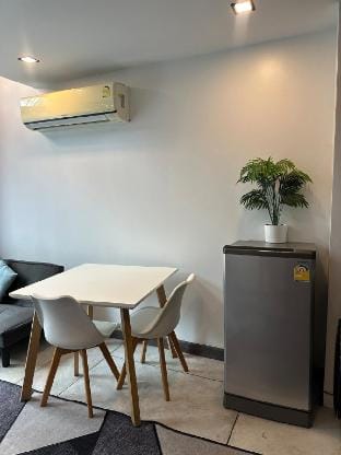Modern apartment Utopia Naiharn (B20) Vacation rental in Rawai