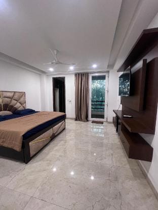 Luxury living 3bhk Apartment in South Delhi Apartment in New Delhi