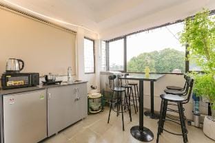 Cozy & Airy 2 Bedrooms 1WC Balcony Hoan Kiem Lake Vacation rental in Hanoi