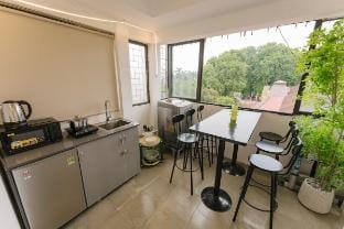 Cozy & Airy 2 Bedrooms 1WC Balcony Hoan Kiem Lake Vacation rental in Hanoi