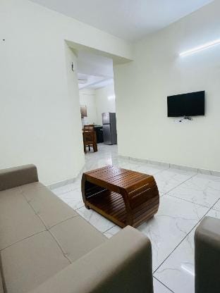 Peaceful Living Urban Edge-Warm Apartment in Kochi