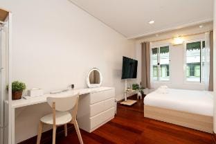 2BR/1BA Home In Yaowarat 5 Min MRT Nivas Wanit ECO Vacation rental in Bangkok