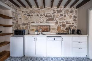 Miniq 101 - Near Sea & Foça Center Stone House Vacation rental in İzmir Province