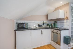 7even Clouds: Stylish apartment near Westfield Apartment in London