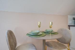 7even Clouds: Stylish apartment near Westfield Apartment in London