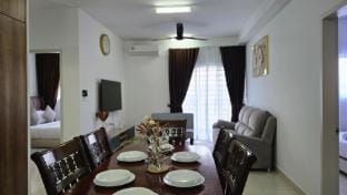 Alanis Suite KLIA With Neflix Vacation rental in Selangor, Malaysia