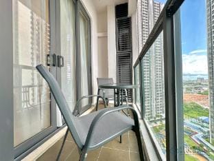 R&F SeineRegion•3BR/5Pax/Balcony/PoolView/NearCIQ Apartment in Johor Bahru