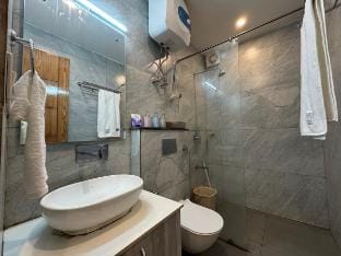 The White Umbrella - Kaphal  with Himalayan view Vacation rental in Uttarakhand