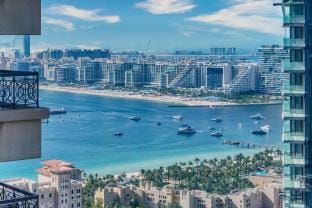 Chic Marina Arcade Apartment Minutes to Beach Apartment in Dubai