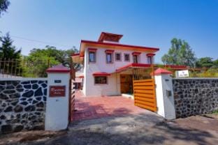 Icon Villa Villa in Maharashtra